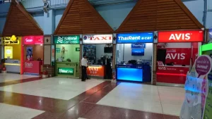 Angebote von AVIS, Thai Rent a car und anderen anbietern von Mietwagen am Mae Fah Luang Flughafen Chiang Rai