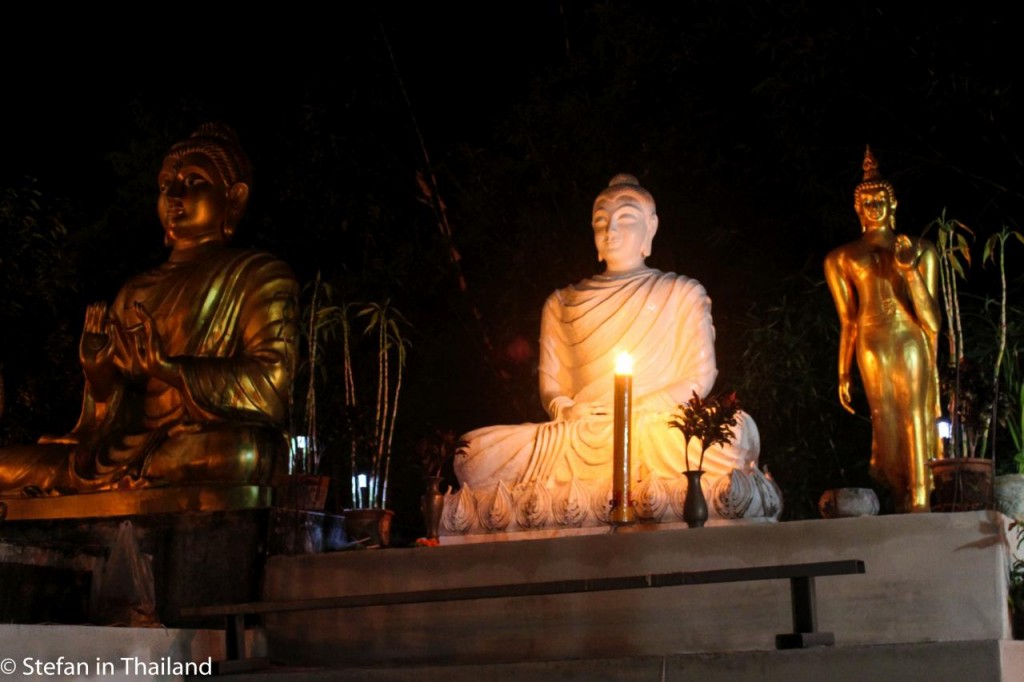 Happy New Year im Tempel bei Mae Sai Thailand